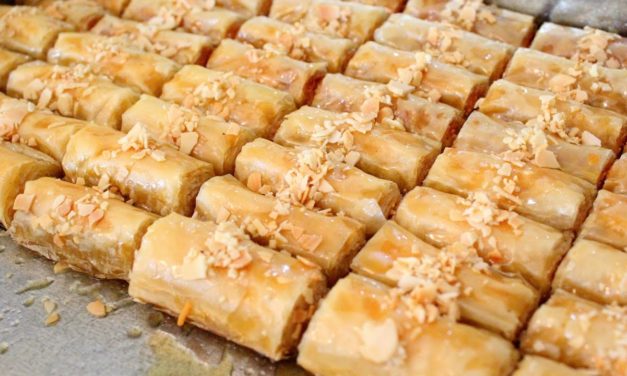 البقلاوة التركية الملفوفة بلمسة روعة