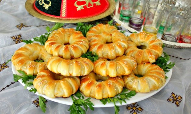 فطائر للعشاء او الضيوف اقل مايقال عنها رائعة شكلا ومذاقا