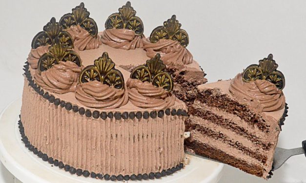 حلوة لاكريم اقتصادية سهلة للمبتدئات مع كريمة مميزة و كيك مرتفع لا تفوتكم