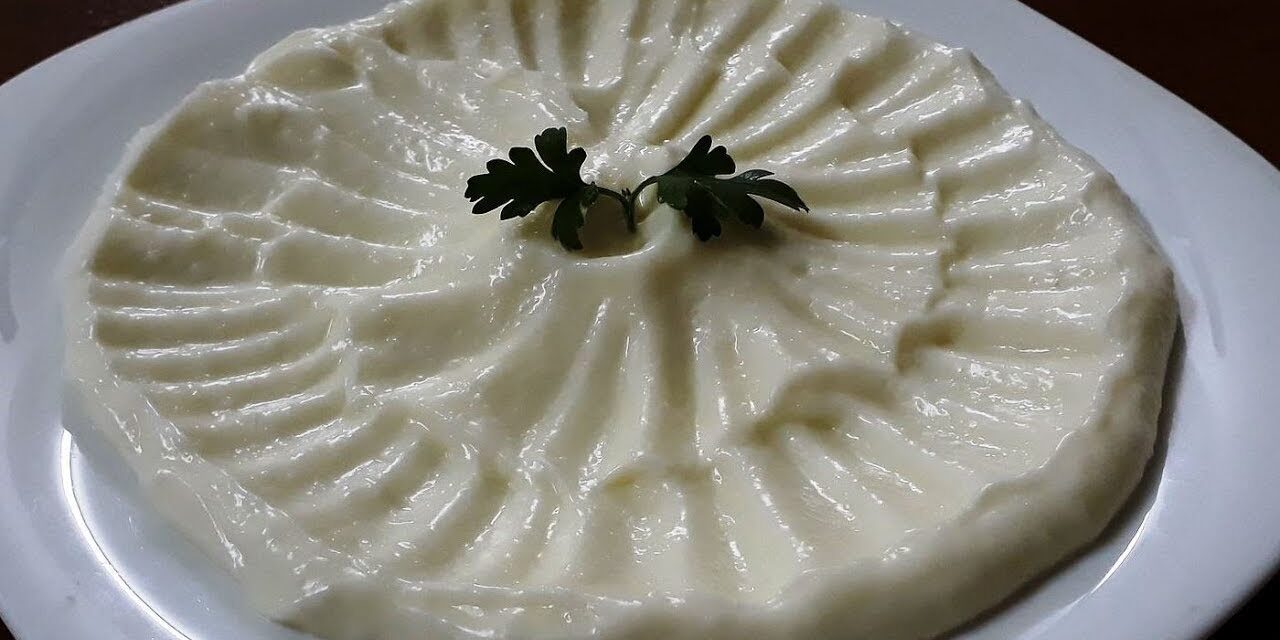 الثومية أو كريمة الثوم بأسهل طريقة