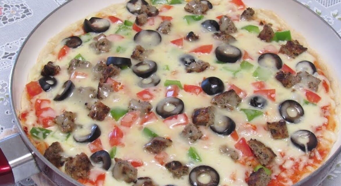 بيتزا فى 5 دقائق بدون عجن وبدون فرن/البيتزا السائلة في المقلاة ألذ وأسرع بيتزا