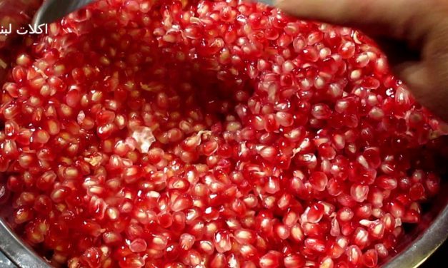 افضل واسرع طريقه لعصر الرمان والحصول على طعم سلس خالي من الشوائب