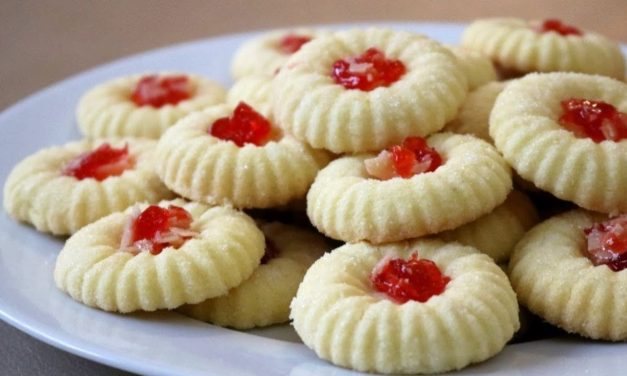 حلوة على شكل غريبة بطابع المعمول قمر أسهل حلوى