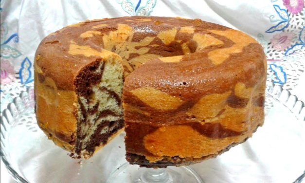 كيك رخامي رائع بحجم عائلي بمكونات بسيطة و بطريقة سهلة جدا