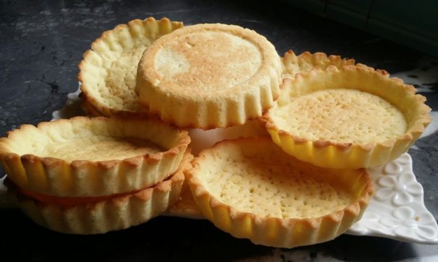 قوالب الطورطات بدون زبدة بمقادير متوفرة فكل بيت