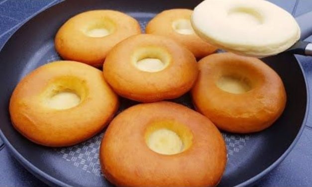 فطائر رطبة هشيشة قطنية مسفجة لفطور الصباح