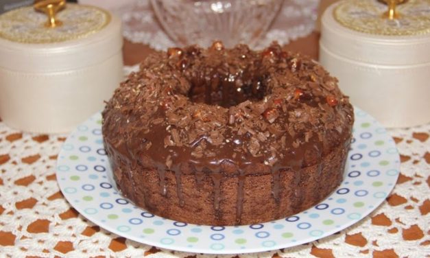 كيكة بالقهوة والشكولاطة هشة و رطبة بمكونات متواجدة بكل بيت