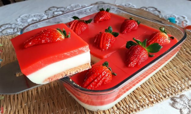 حلا او كيك بارد بدون فرن بالفراولة