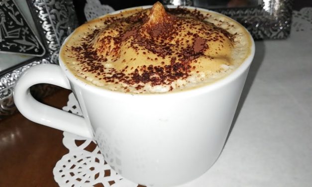 كابوتشينو منزلي مثل المقاهي