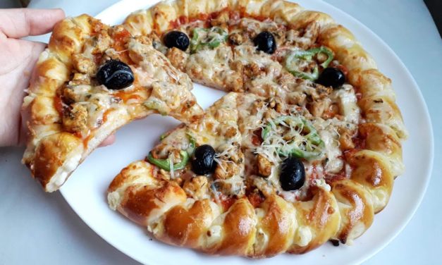 بيتزا بالعجينة رائعة تعطي خفة و مذاق جميل