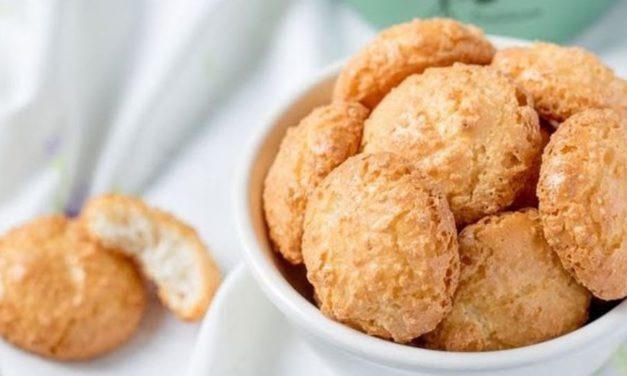 أقراص جوز الهند بثلاث مكونات فقط موجودة في كل بيت