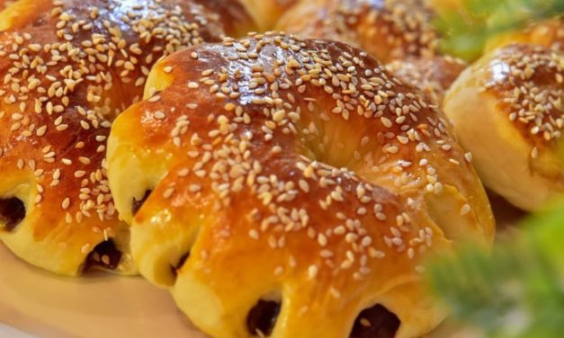 كعك التمر القطني طيب فطور يومي