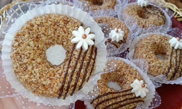 حلوة خفيفة ولذيذة جدا سهلة التحضير و مقاديرها جد إقتصادية