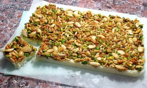 حلوى بدون فرن لذيذه ومغذيه بجوز الهند والمكسرات