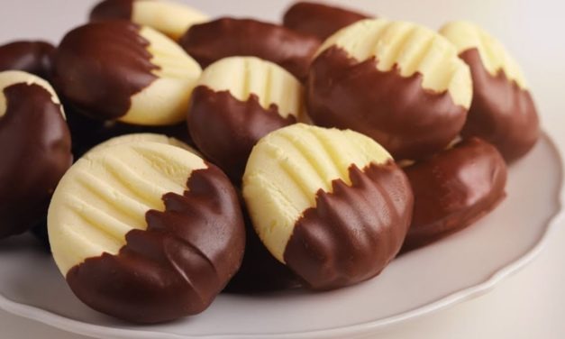 لو عندك معلقة زبدة واحدة جربي الذ بسكوت بدون بيض بدون دقيق