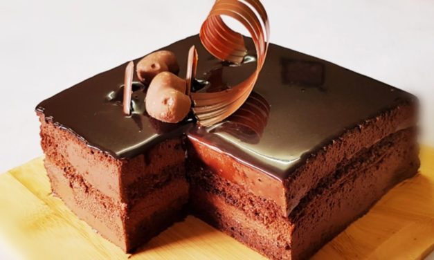 إعملى تورتة موس الشوكولاتة كالمحترفين