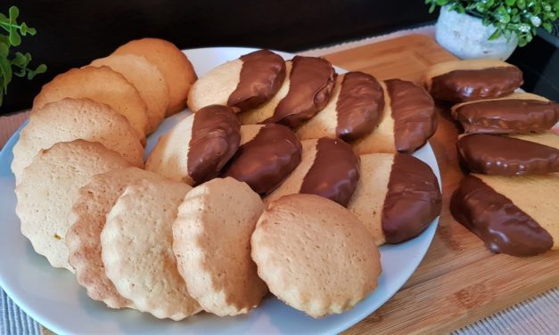 بسكوت العشر دقائق بمكونات بسيطه جدا ومتوفره في كل بيت