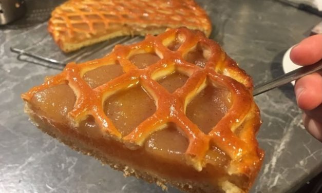 كيكة التفاح بمكونات بسيطة و اقتصادية