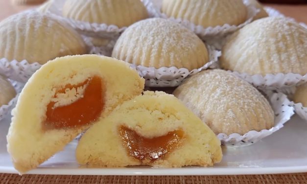 حلوة جافة محشية تذوب فالفم ذوبان