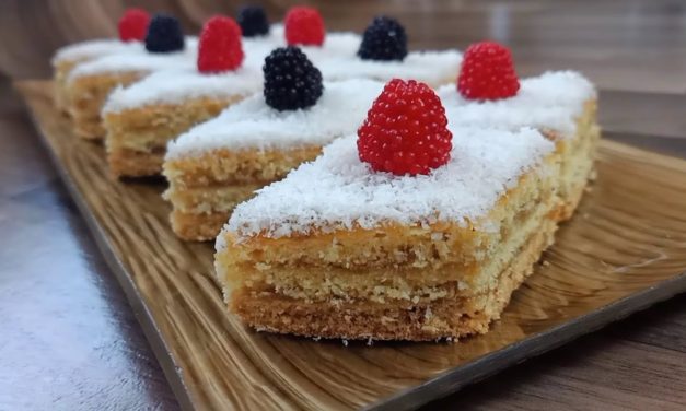 حلوة الطبقات بالزيت طري و يبقى طري لمدة طويلة سهل التحضير و يخرج كمية كبيرة