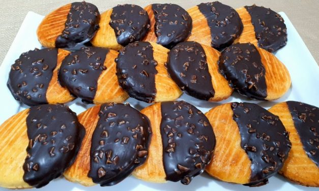 بملعقة زبدة وملعقة مربى حضري أسرع وأروع حلوة في 10 دقائق