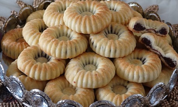 المعمول السريع بالطحين والزبدة والحليب المحلى المكثف يذوب بالفم ولا اطيب