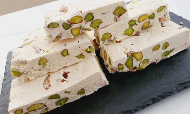 النوقة بوصفة أحسن من المحلات ناجحة تذوب ذوبان في الفم