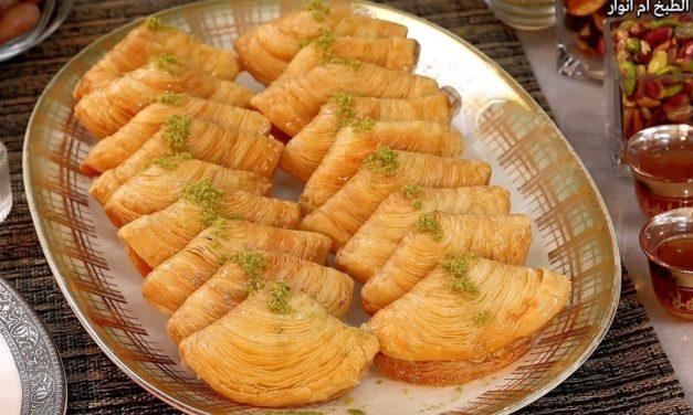 بقلاوة مورقة بعجينة منزلية بكل سهولة ناجحة من اول مرة