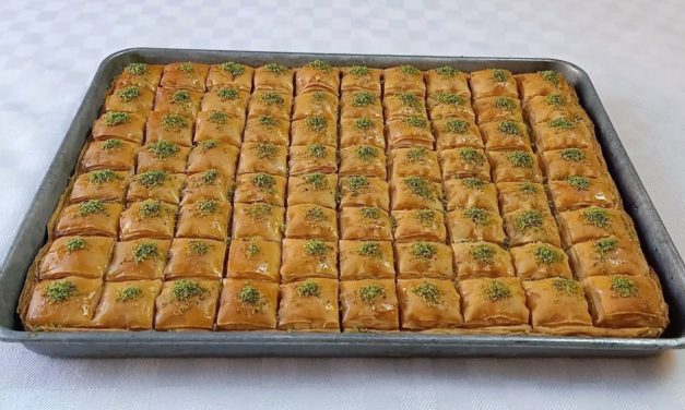 بقلاوة مقرمشة بعجينة الفيلو بالكاوكاو .. مقادير بكوب و الملعقة بطريقة مبسطة