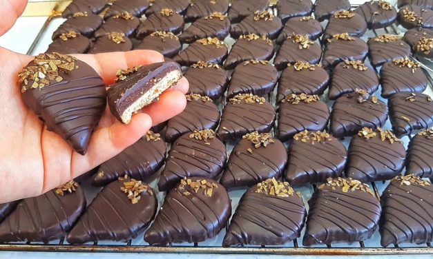 حلوة سهلة وسريعة اقتصادية بدون بيض تهبل هشة تدوب في الفم تخرج كمية كبيرة 92 حبة