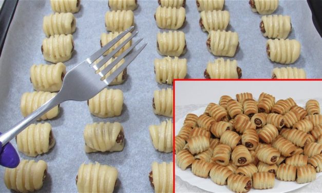 كليجة تمر هشة تذوب بالفم بدون زبدة بكمية وفيرة وبدون عجن