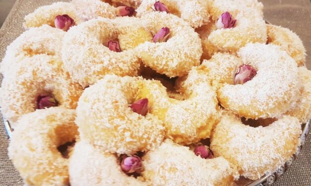 حلوة لشرب الشاي وبدون زبدة بكمية وفيرة هشيشة تدوب في الفم