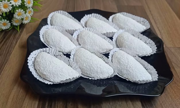 حلوة تذوب فالفم محشية بحشو طري و معسل