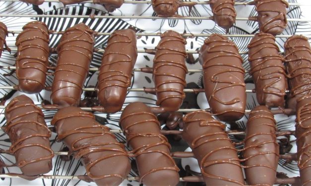 في خمس دقائق اعملي تحلية تذوب بالفم بمكونات بسيطة متوفرة واقتصادية وكمية وفيرة