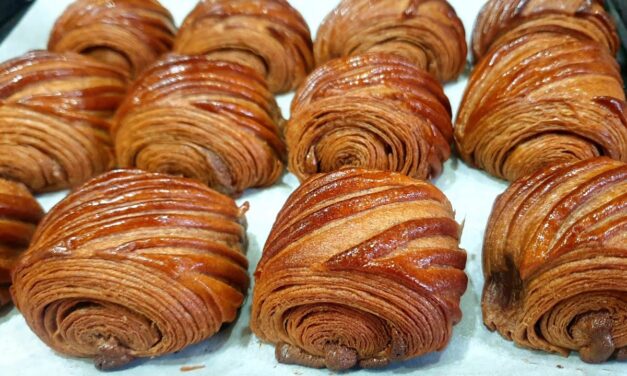 بتي بان شكولاطة محشوة بشكل جديدة وطريقة تحضير سهلة