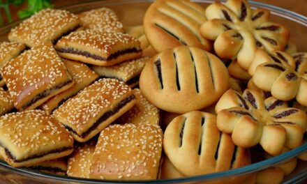 بسكويت التمر بدون زبدة او سمن او خلاط هش ويذوب في الفم وبكمية وفيرة