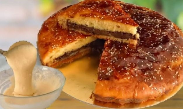 ف 5 دقائق فقط  بريوش سائل محشي بشكولاطة سريع بدون عجن أو دلك خفيف كالقطن