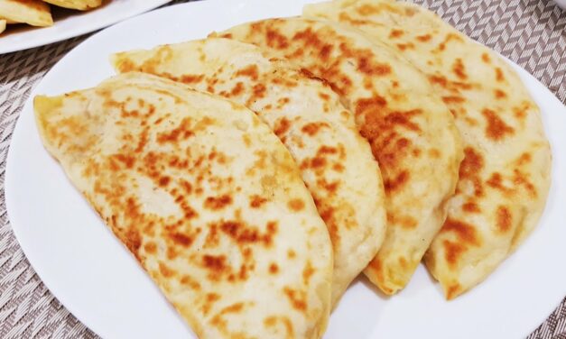 فطائر المقلاة هائلة وسهلة في رمشة عين بحشوة رائعة