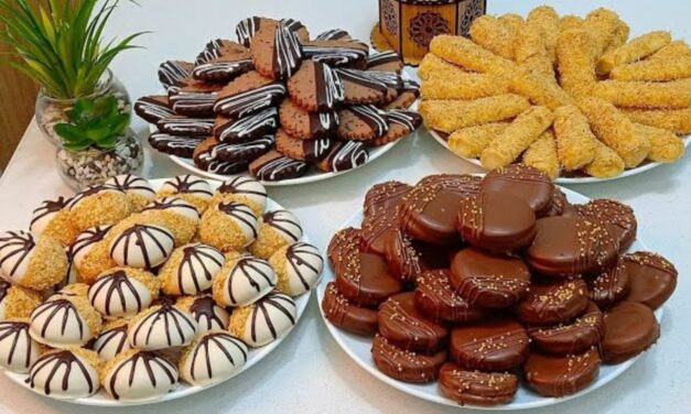 حلويات ببيضة واحدة فقط أكثر من 150 حبة بعجينة واحدة تذوب في الفم