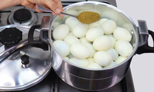 تحضير البيض المسلوق بطريقة جديدة على الكوكوت مع اضافة مكون يعطي بيض مذاق رائع