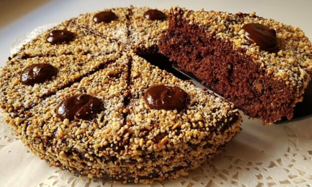 ب 2 بيضات فقط اسهل كيكة لفطور العيد هشيشة والمذاق رائع