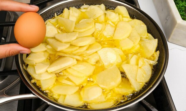 عجة البيض إسبانية فاخرة مع 3 مكونات فقط! سوف تبهر الجميع