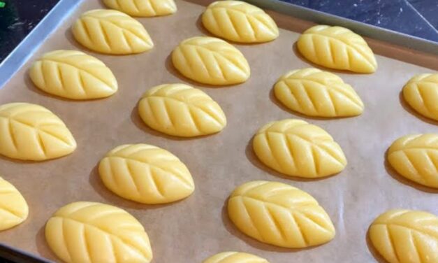 بدون طابع 2 حبات بيض وكاس غير ربع زيت وراح تتحصلي على حلوة بالطبع