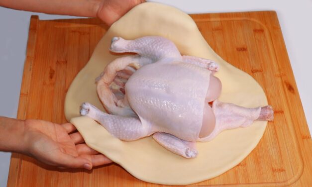 في 10 دقائق حضري الدجاج المحمر على طريقة سومسا الأوربية ما راح تصدق النتيجة