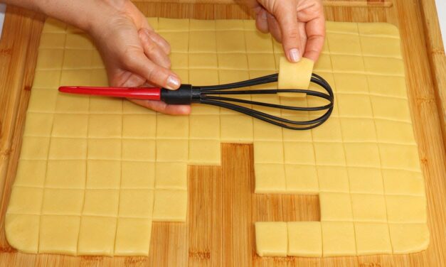 العجين في الطراب اليدوي وحضريهم بطريقة لا تصدق بدون إختمار إقتصاد