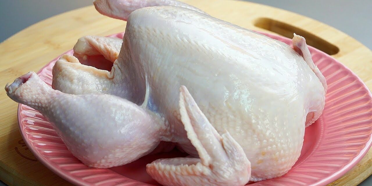 كيف نشوي دجاجة كاملة بدون فرن اسرع وأطيب طريقة للدجاج