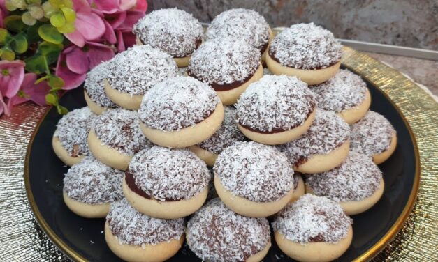 بسكويت يذوب في الفم مع قليل من المكونات