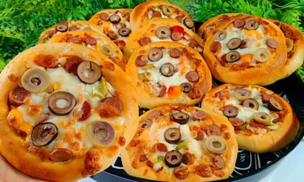 جربي الميني بيتزا بالعجينة السحرية وسترين سر اختيار الجبن الذي يمط بشكل مثالي