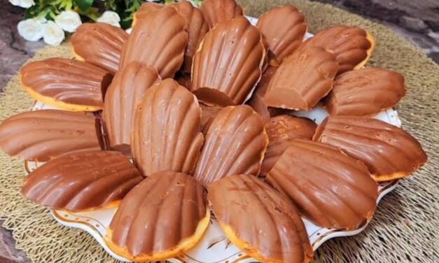 كيك الشوكولاتة الفاخر مع لمسة خاصة في كل قضمة