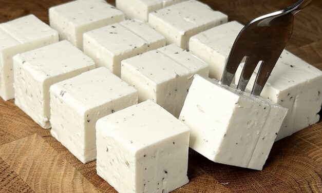 فقط 3 مكونات حضري جبن السلطة في 6 دقائق